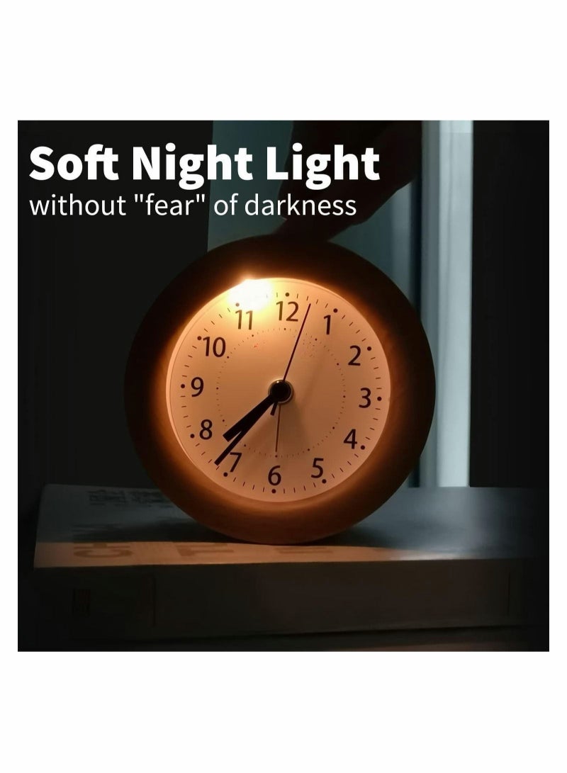 كابتن تيك ساعة منبه بجانب السرير ، ساعة بجانب السرير بدون علامات مع وظيفة الغفوة والإضاءة الليلية ، ساعة تناظرية تعمل بالبطارية لغرفة النوم والمنزل والمطبخ والسفر والخشب الطبيعي - Image 5