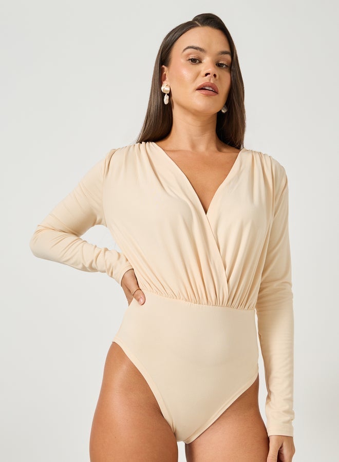 ستايلي بودي سوت محبوك بياقة على شكل حرف  وتفاصيل مجمعة - Image 3