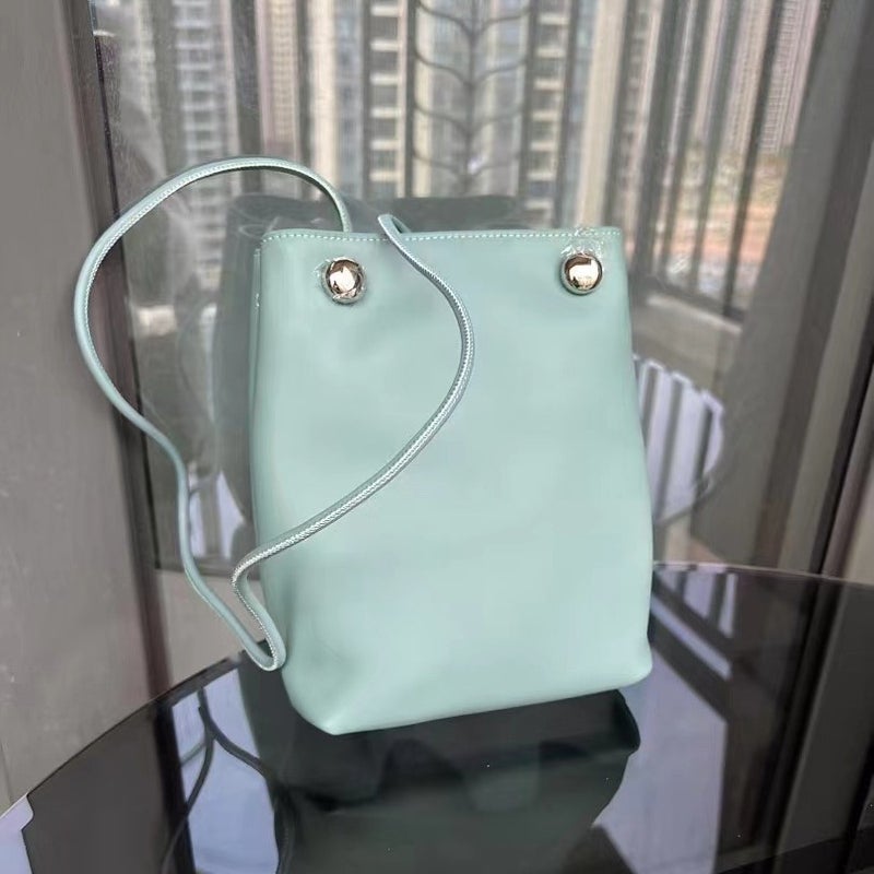 25 Early Spring New Pebble Mobile Phone Bag Minimalist Soft Cowhide Crossbody Bag Fashionable Casual Leather Small Square Bag - Image 4