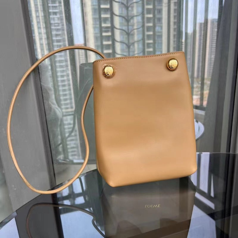 25 Early Spring New Pebble Mobile Phone Bag Minimalist Soft Cowhide Crossbody Bag Fashionable Casual Leather Small Square Bag - Image 2
