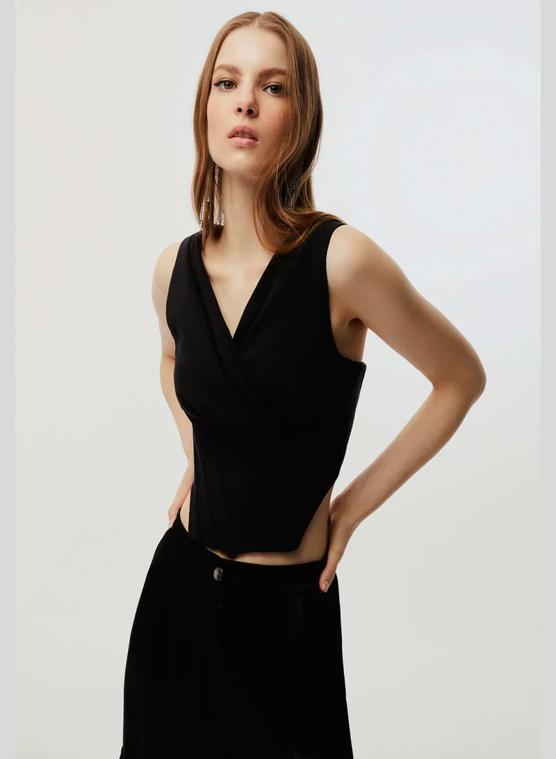 نوكتورن Strap V-Neck Crop Top
