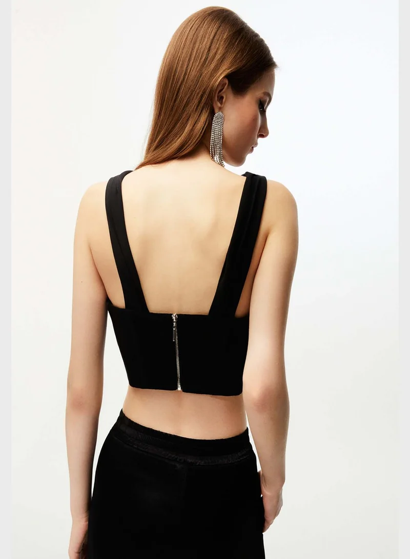نوكتورن Strap V-Neck Crop Top