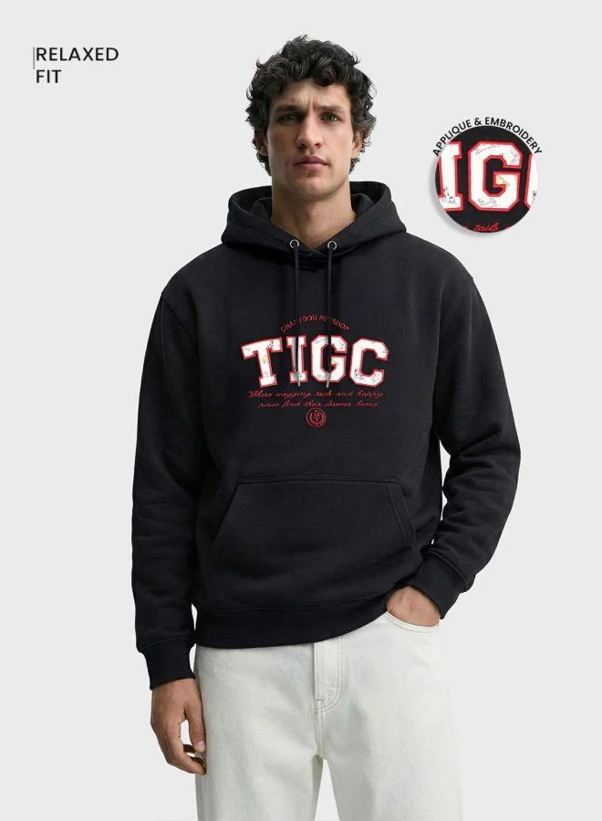 ذا انديان كراج كو Men Relaxed Fit Embroided Crew Neck Full Sleeves Overhead Hooded Sweatshirt
