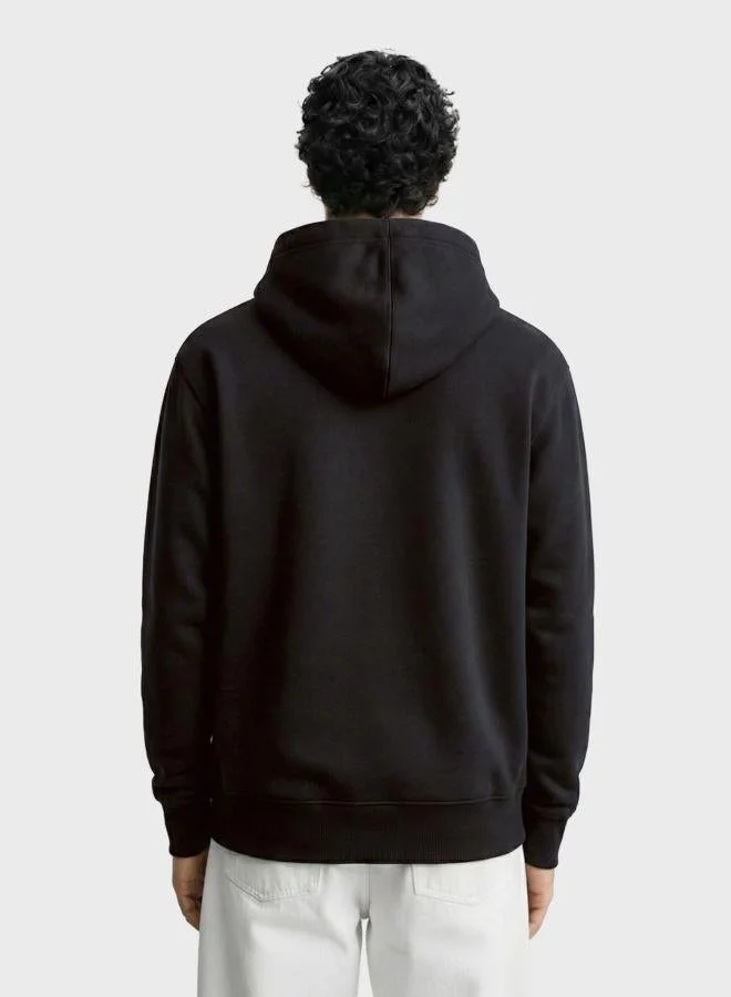ذا انديان كراج كو Men Relaxed Fit Embroided Crew Neck Full Sleeves Overhead Hooded Sweatshirt