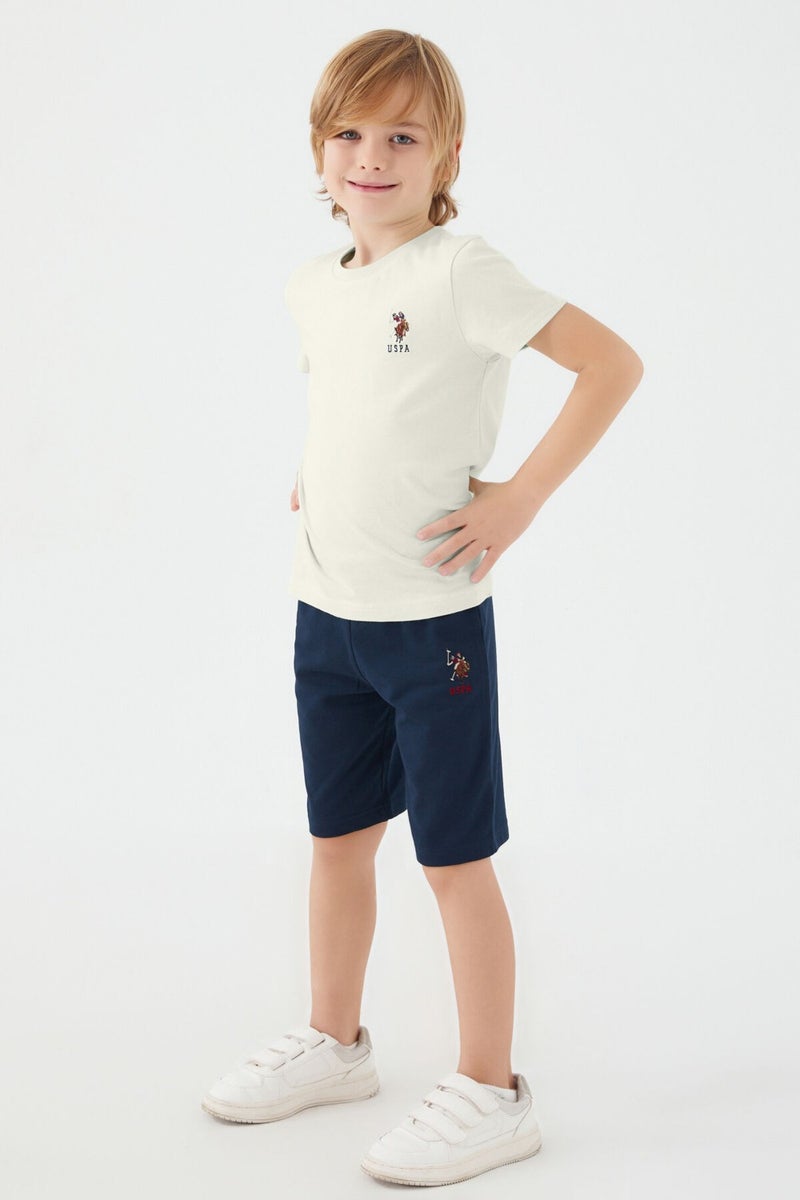 U.S. Polo Assn. مجموعة أولاد بيرمودا كريمة زرقاء فاتحة  - Image 2