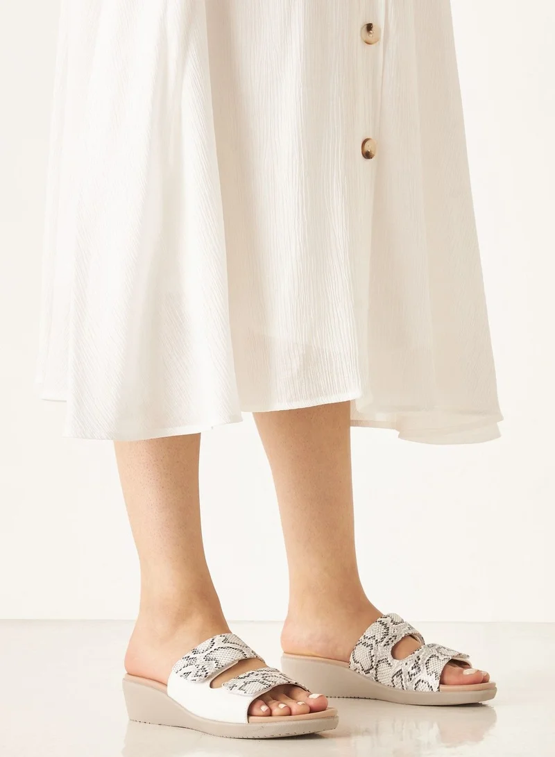 Le Confort Womens Le Confort Textured Slip-On Sandals With Wedge Heels