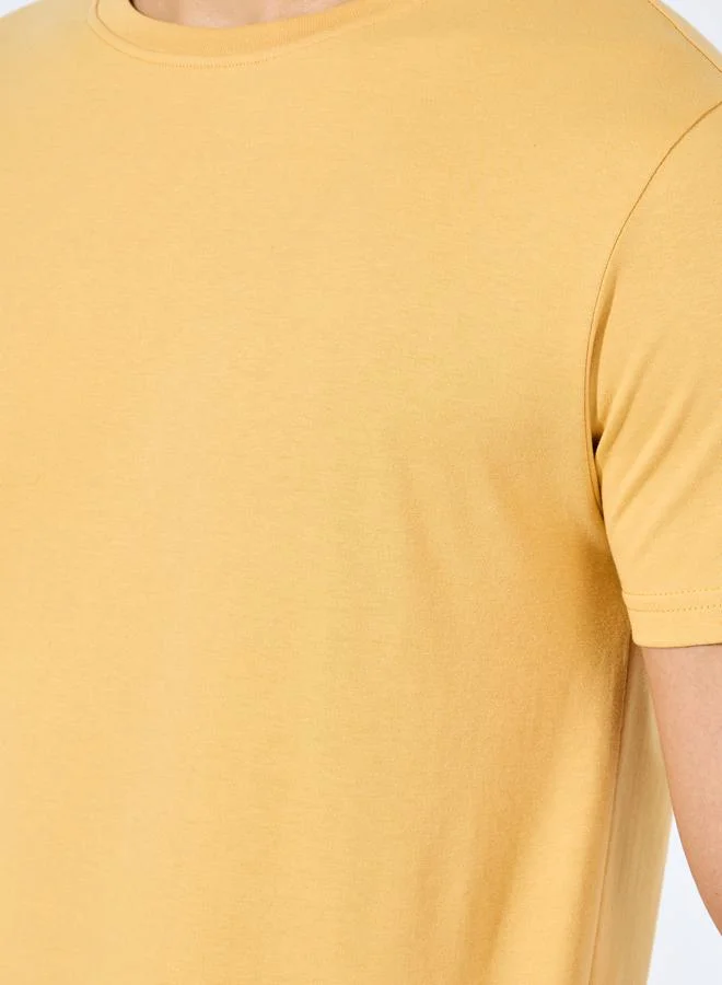 Styli Solid Regular Fit Cotton Rich T-Shirt
