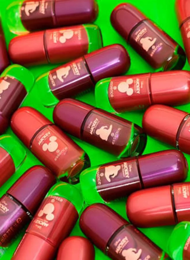 Essence Mickey and Friends effect nail polish 01