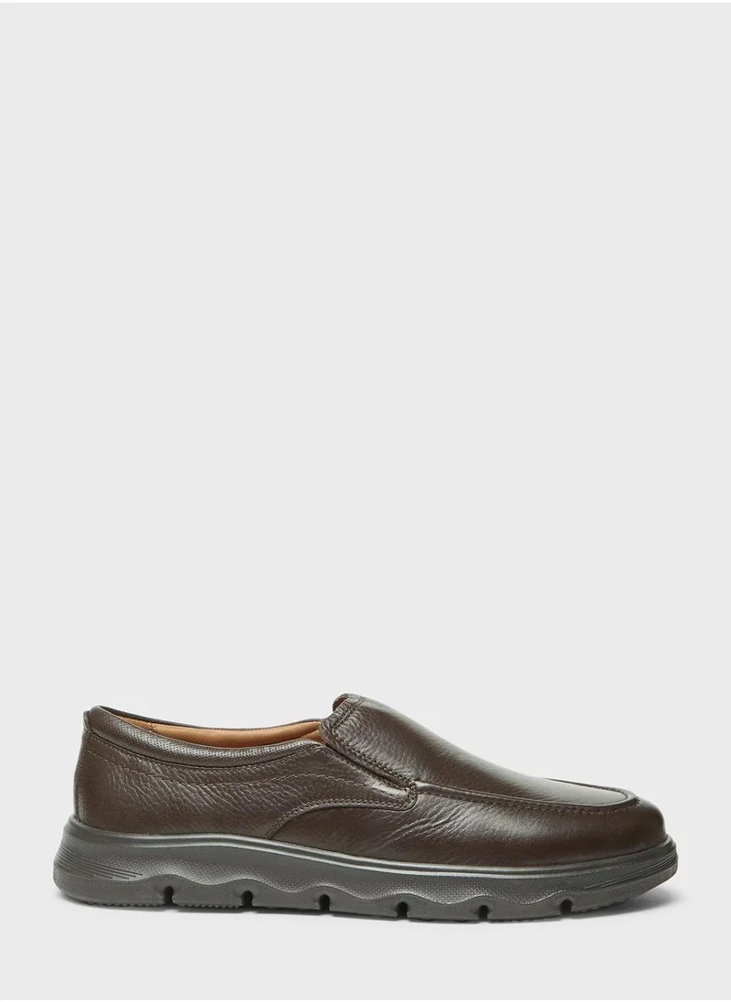 لو كونفورت Casual Comfort Slip Ons