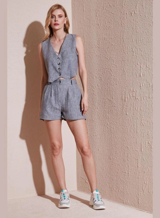 ليلا طقم ليلا فلاملي نسائي بقصة عادية وفتحة رقبة على شكل حرف  سروال قصير