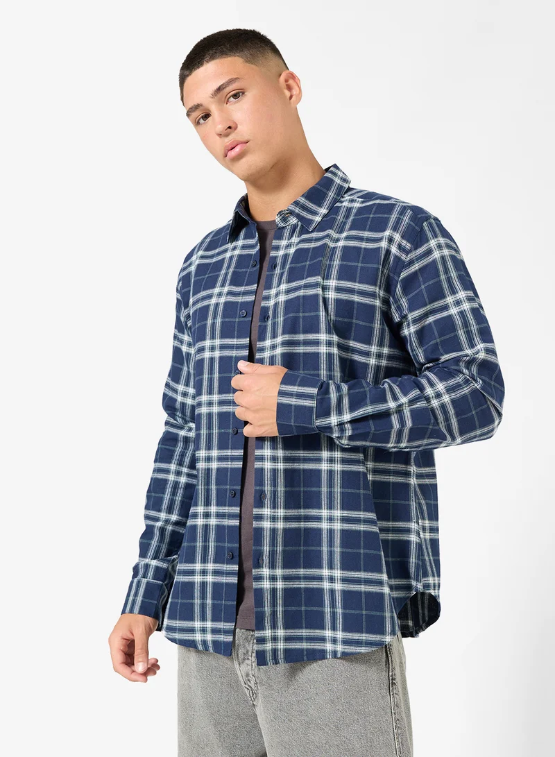 سفنتي فايف قميص كلاسيكي بقصة عادية