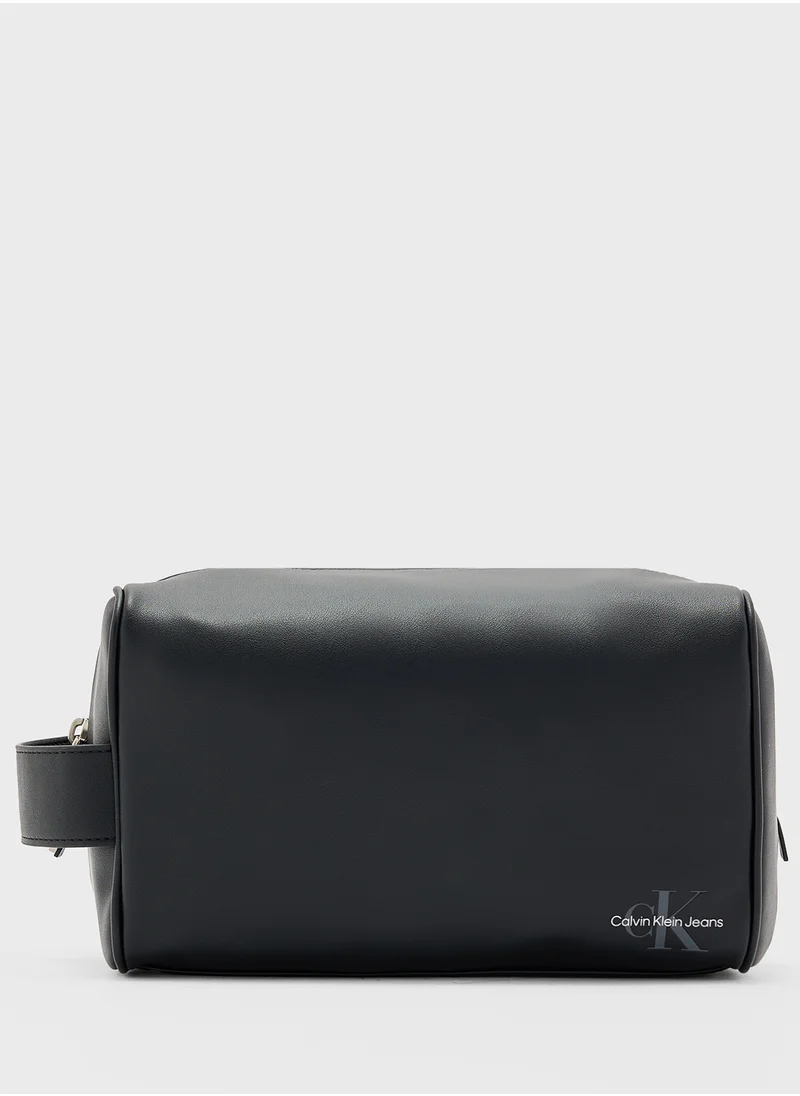 كالفن كلاين جينز Monogram Logo Toiletry Bag