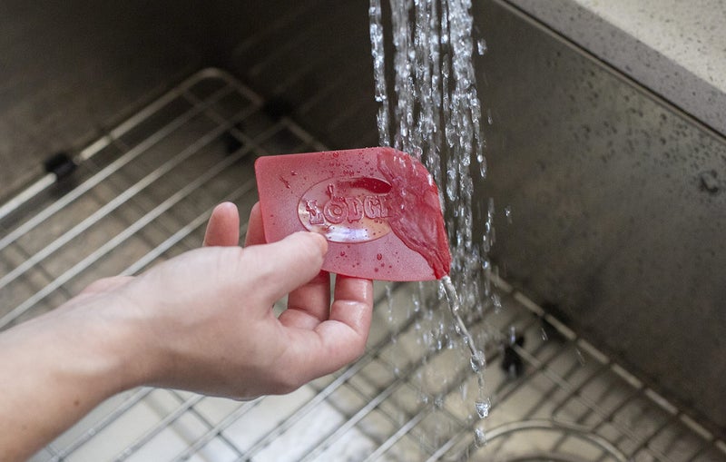 Lodge Pan Scrapers. Handheld Polycarbonate Cast Iron Pan Cleaners. (2-Pack. Red/Black) - Image 3