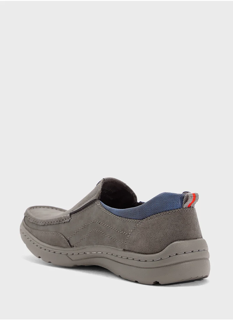 روبرت وود Casual Slip Ons