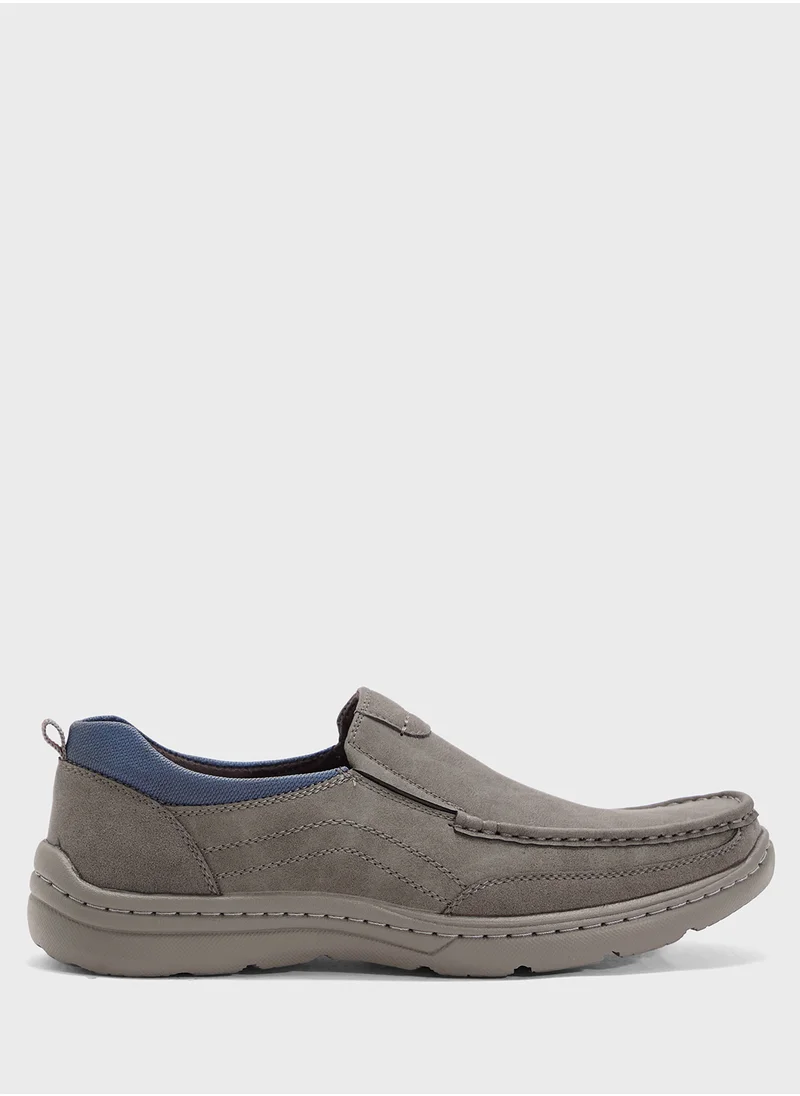 روبرت وود Casual Slip Ons
