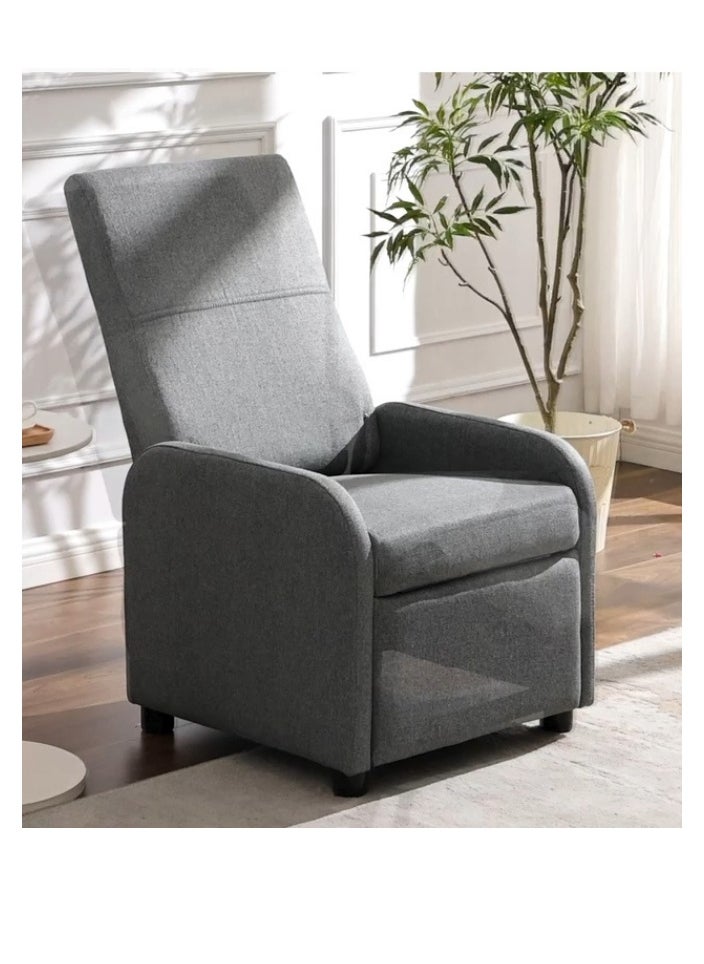 A comfortable, reclining recliner chair – a modern, compact design that fits in any space and offers practical performance. A comfortable, reclining home recliner with a reclining mechanism (80 x 60 x 98 cm)