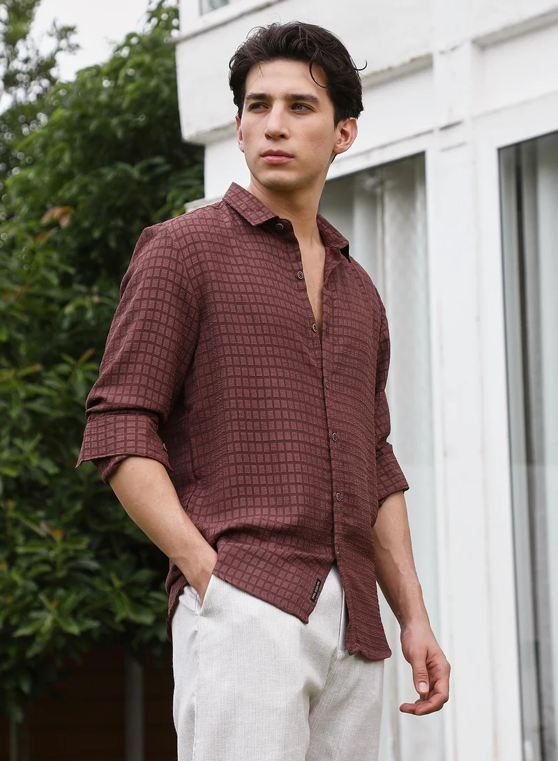 Campus Sutra Burgundy Checkered Tailored Fit Full Sleeve Shirt