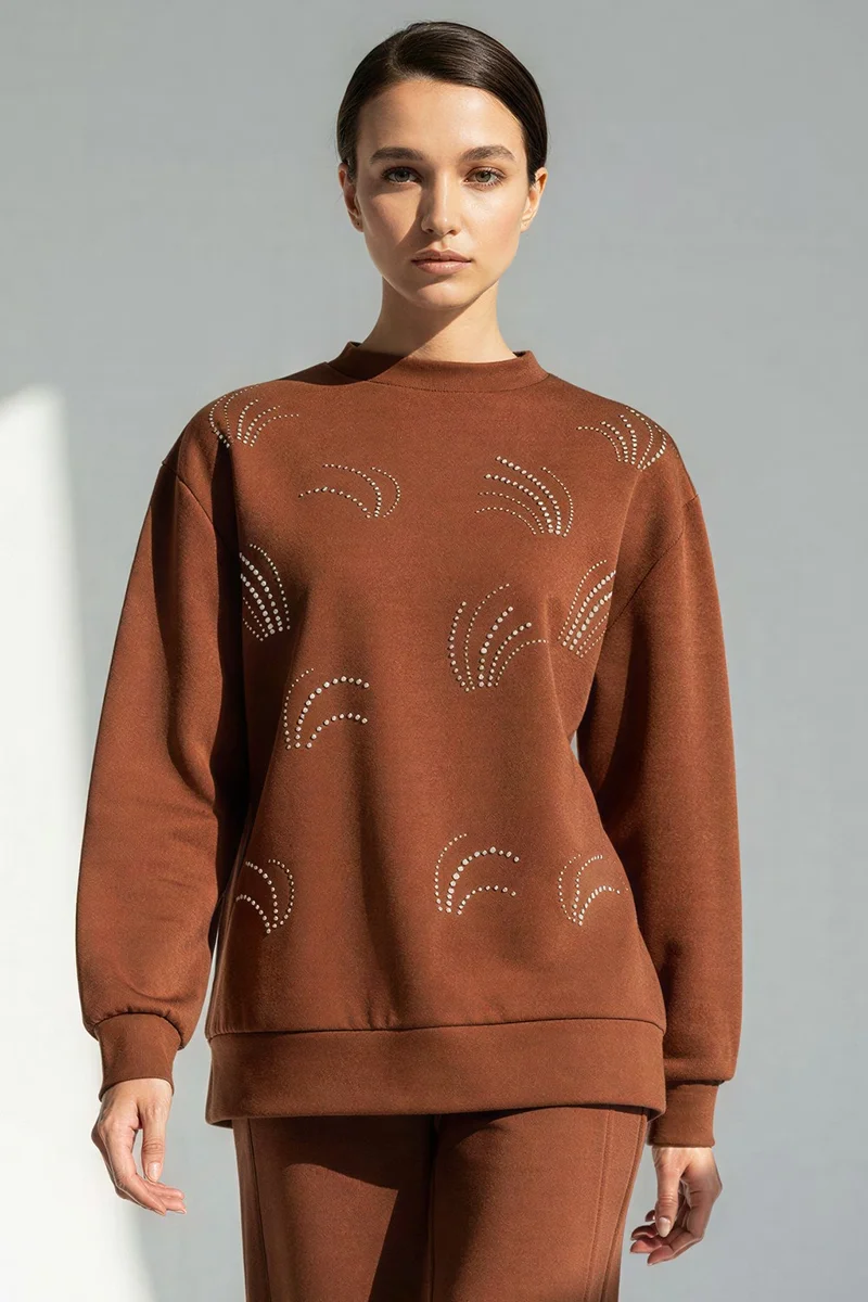 اكسيكيوز سويت شيرت بأكمام طويلة عادية مزين بنقوش حجرية