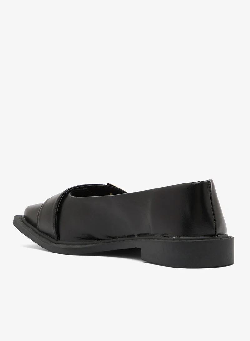 ايلا حذاء لوفر بحزام وتفاصيل ذهبية