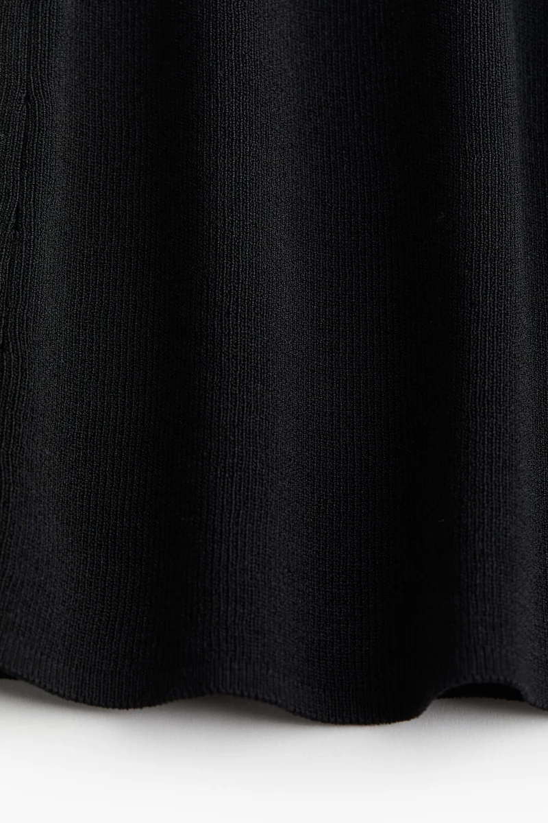 اتش اند ام بلوزة فيست محبوكة