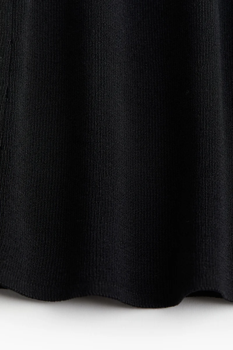 اتش اند ام بلوزة فيست محبوكة