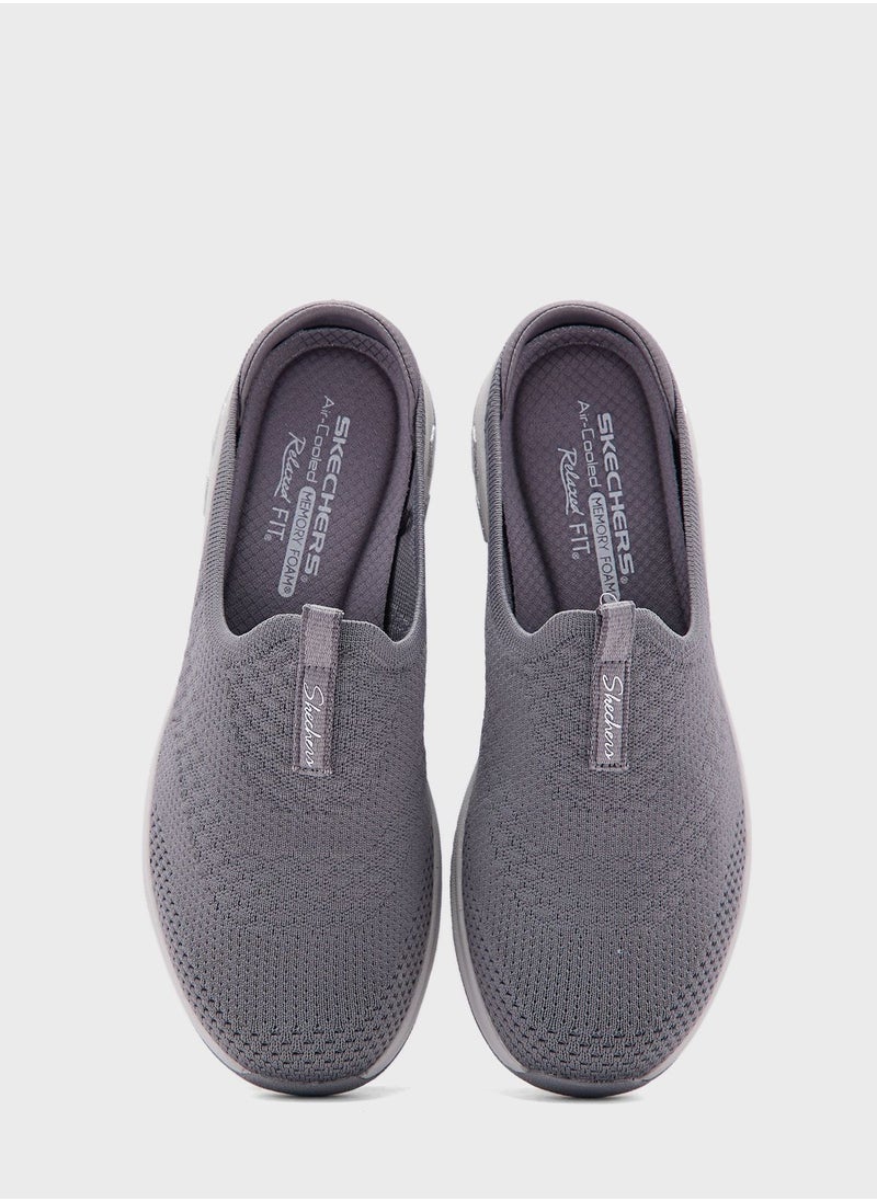 SKECHERS - Commute Time - Image 1