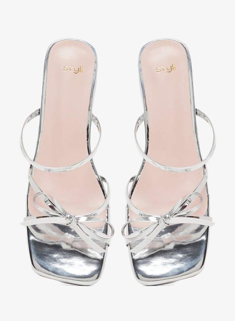 ستايلي صنادل بكعب عريض مزينة بفيونكة معدنية وأشرطة - Image 5