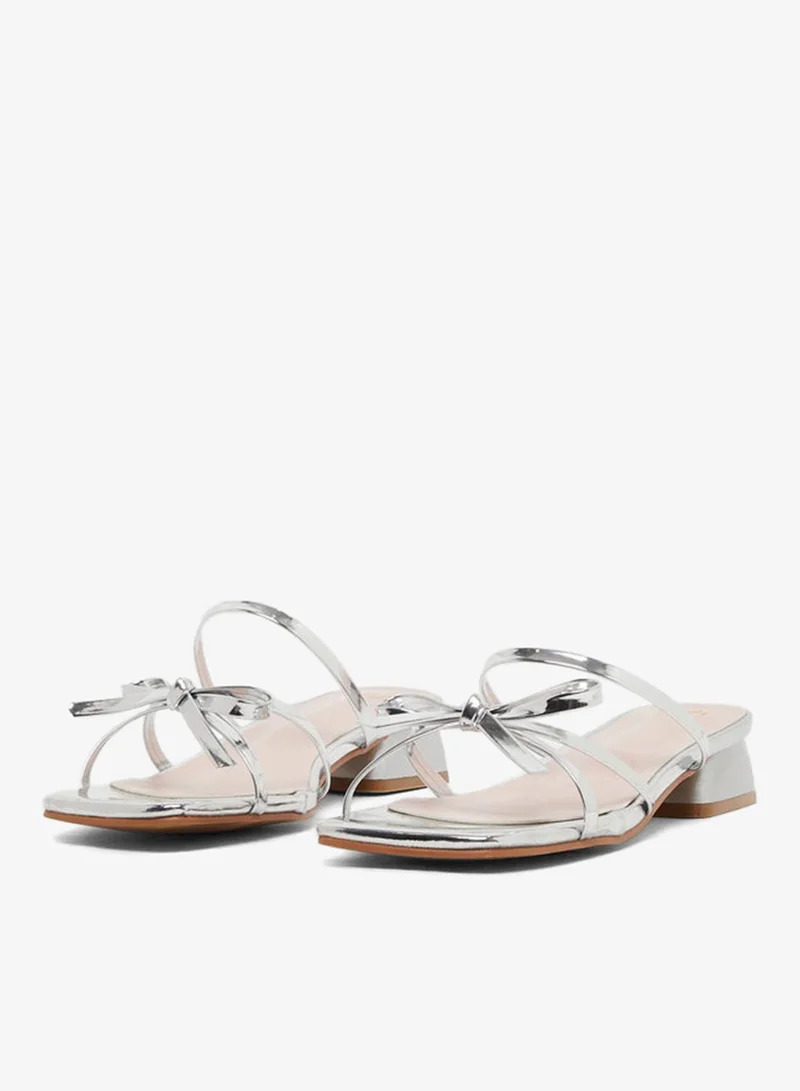 Styli Metallic Bow Accent Strappy Block Heel Sandals