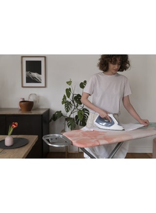 فيليدا غطاء لوح كي Comfort Plus – تبطين ثلاثي الطبقات (قطن/فوم/مولتون) لراحة أكبر، يسمح بمرور البخار، تثبيت بحبل شد – مقاس عالمي ١١٠–١٣٠ × ٣٠–٤٥ سم - view 4