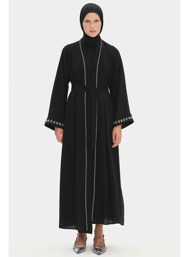 جون عباية سوداء بتفاصيل حجرية وربطة خصر من جوني - Image 1