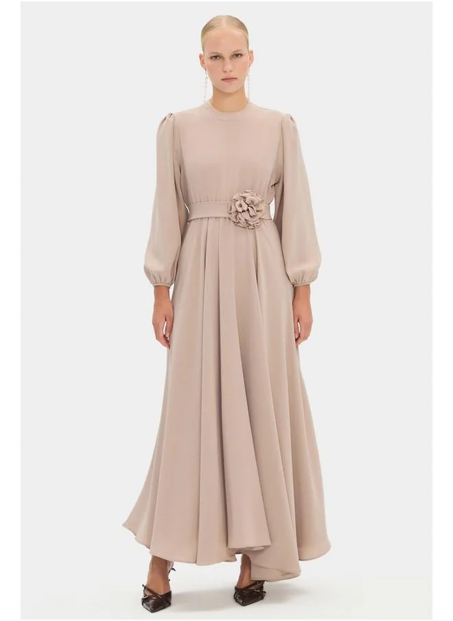 جون June Women Stone Detailed Flowy Abaya Beige