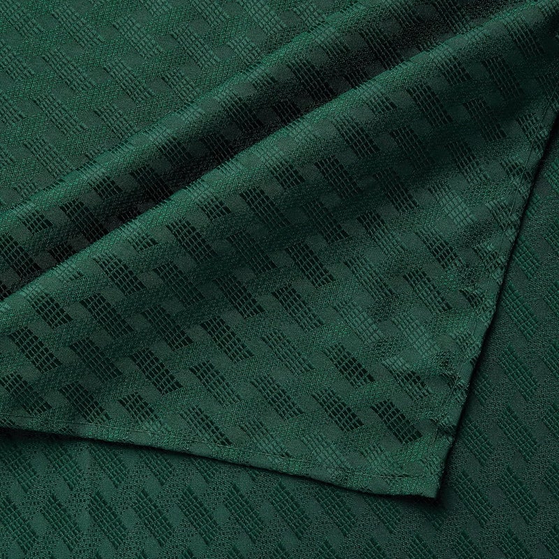 Violet Linen مفرش طاولة من قماش فويلت لينين بتصميم مخطط مخدد لعيد الميلاد 60 × 102 أخضر - Image 3