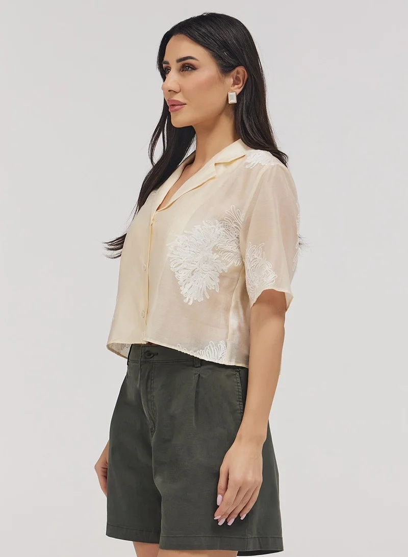 Zigzag Lapel Detailed Embroidered Top