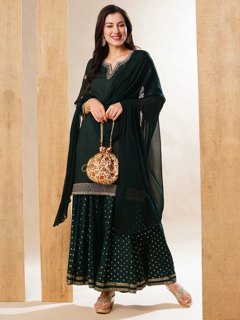 جلو باص Women Green Embroidered Yoke Design Regular Zari Straight Kurta With Palazzos & Dupatta