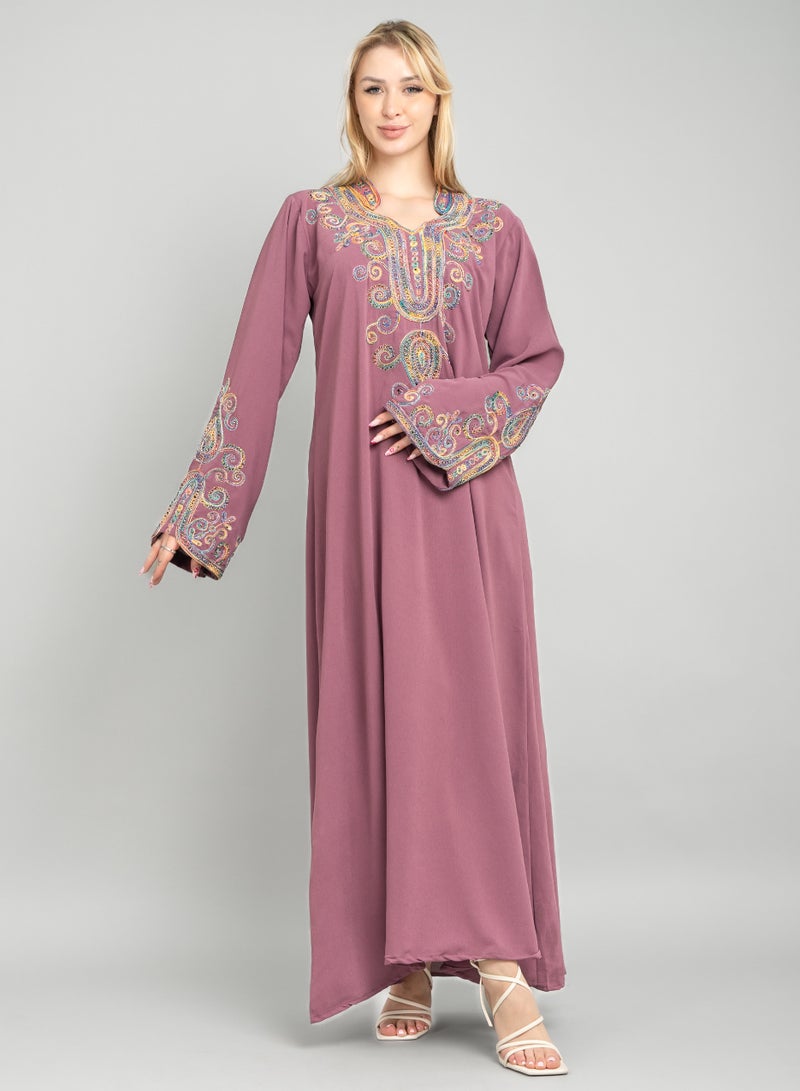 اكسا جلابية أنيقة مطرزة باللون الوردي - Image 1