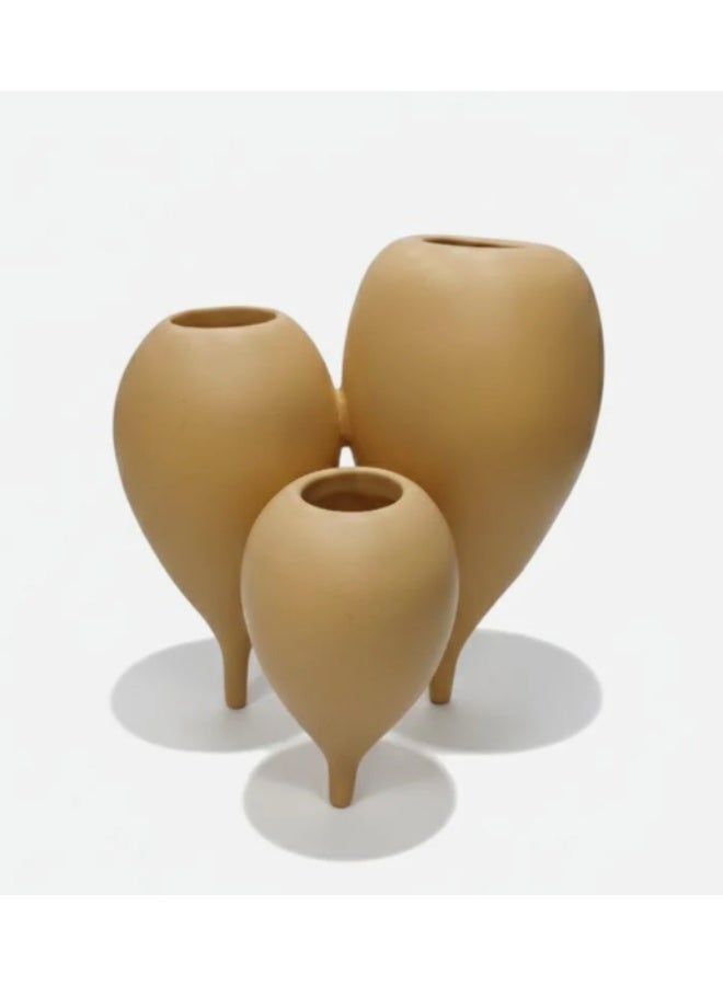 AKDC 3-in-1 Joined Hard Plastic Flower Vase – Unique Trio Vase Set – Sand Color – 30 cm - Image 2