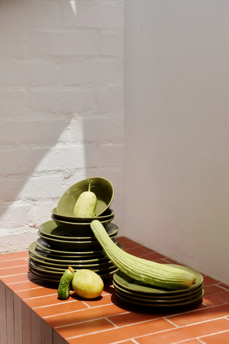 اتش اند ام طبق حجري كبير