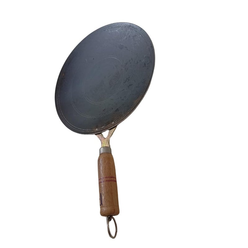 YugaYatra Iron tawa RotiChapati Tawa with Wooden Handle Tawa 27 cm Diameter 1100 KG  - Image 4