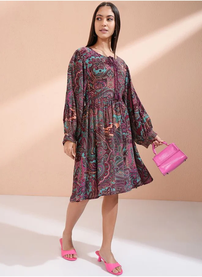 فيشود Vishudh Women Paisley Print Tie-Up Neck A-Line Knee-Length Dress