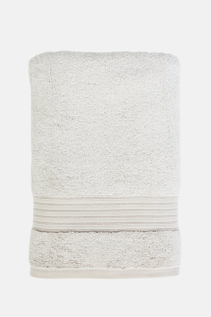 Kathy Ireland Zero Twist Cotton Bath Towel, Light Grey - Image 1
