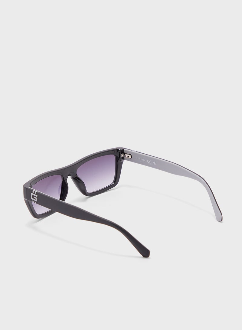 GUESS Uv Protected Polarized  Wayfarer Sunglasses - Image 3