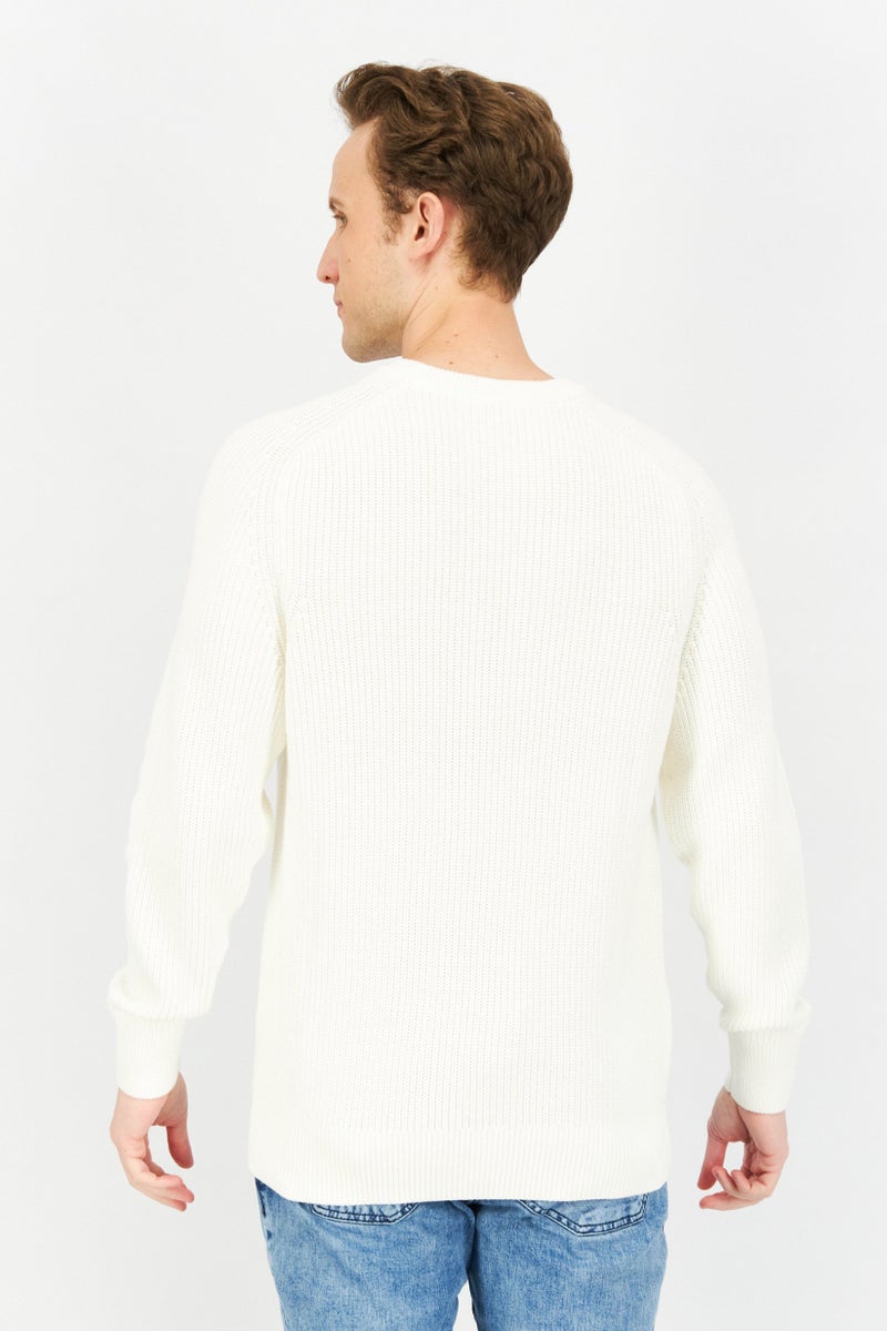 Celio سويت شيرت رجالي بياقة دائرية بأكمام طويلة محبوك، أبيض فاتح - Image 2