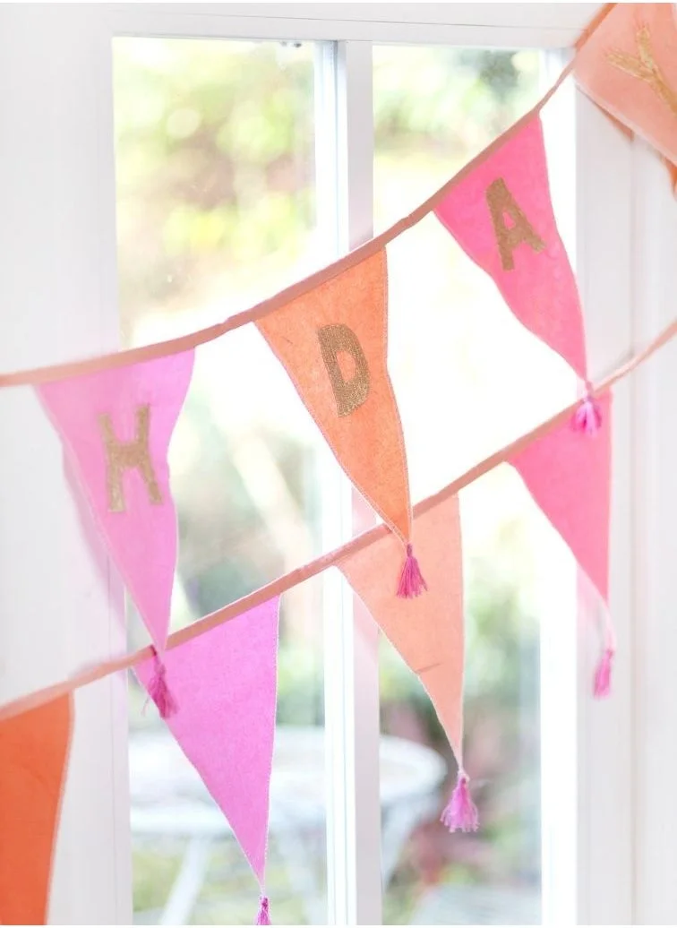 توكينج تيبلز Birthday Fabric Bunting Pink