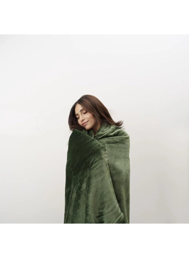 Neyam Winter sleeping blanket made of 100% polyester, size 200 × 150 cm – soft and comfortable velvet blanket, olive color. - Image 3
