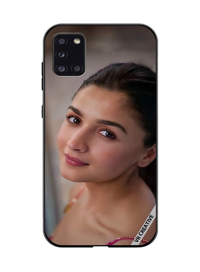 VR CREATIVE غطاء حماية لهاتف سامسونج جالاكسي A31 بتصميم الممثلة الهندية عليا بهات متعدد الألوان - Image 1