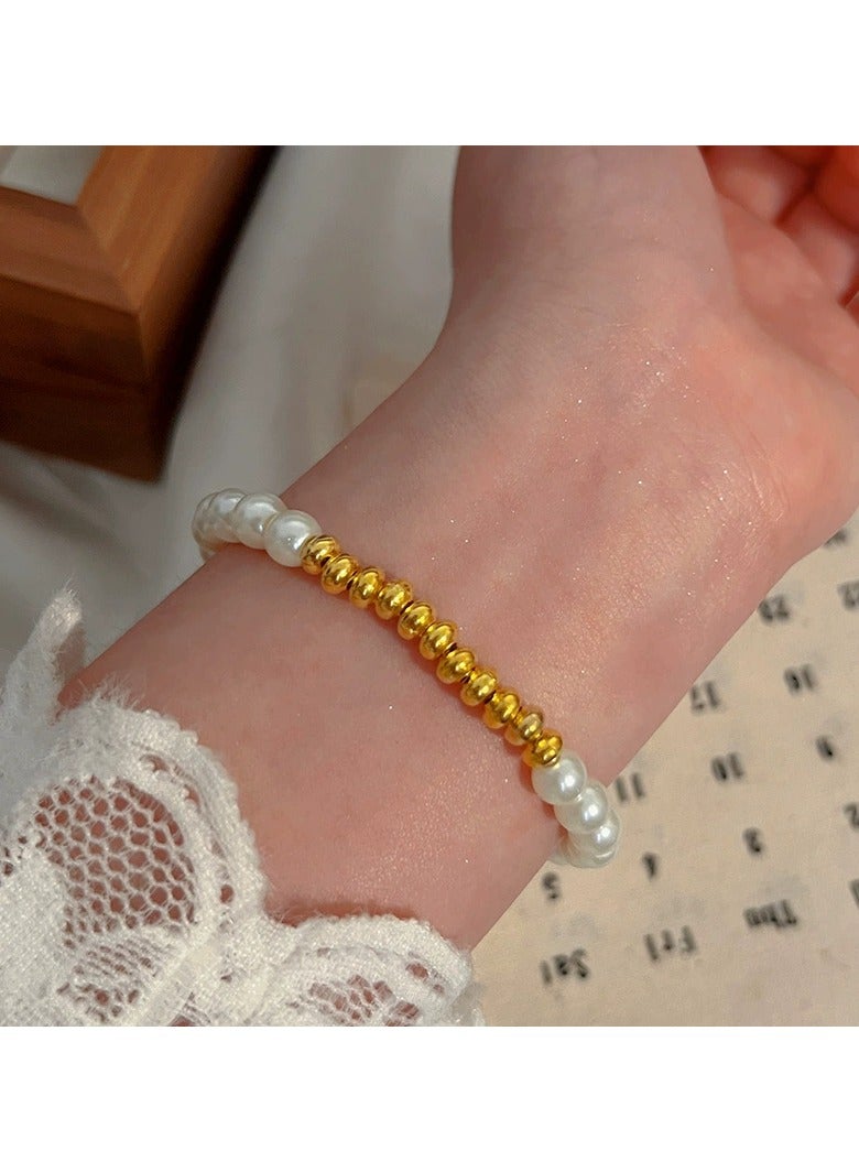 Goolsky سوار اللؤلؤ الفرنسي غير المنتظم وخرز الذهب - مجوهرات فاخرة رقيقة للنساء، إكسسوار معصم بلون الذهب البسيط