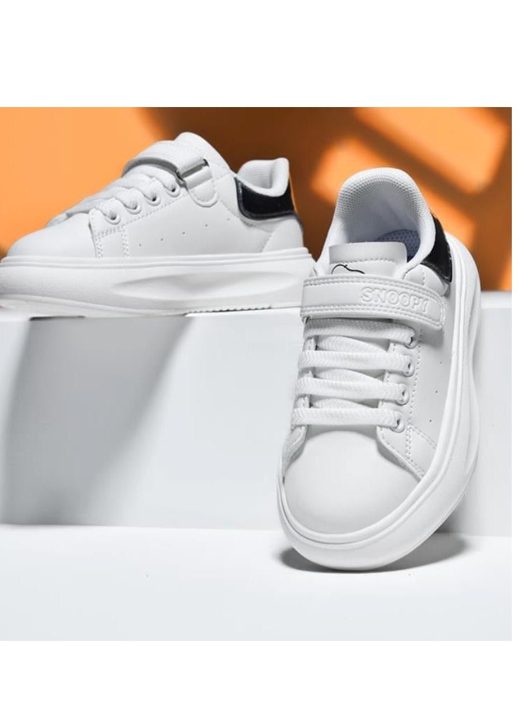 Snoopy Children's Soft Soled Breathable Sports Board Shoes - Image 2