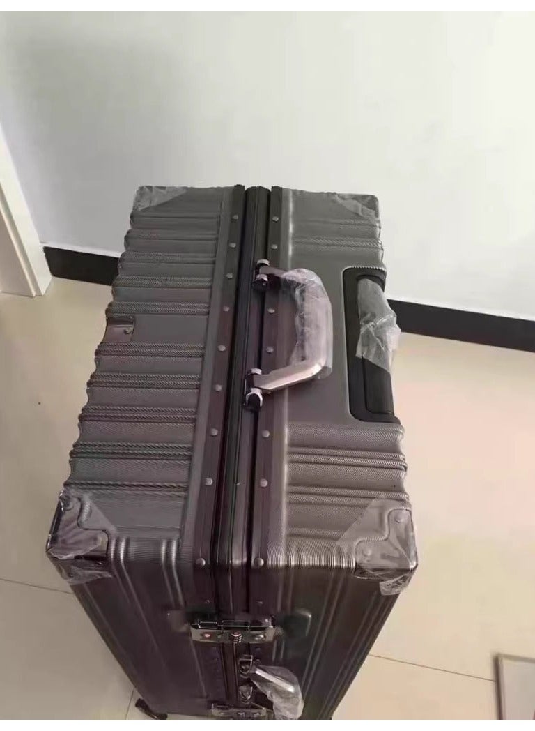 NKX Set of Three Aluminum Hard Shell Trolley Suitcases with 4 Spinner Wheels Size 20*24*28 Inches  - Image 4