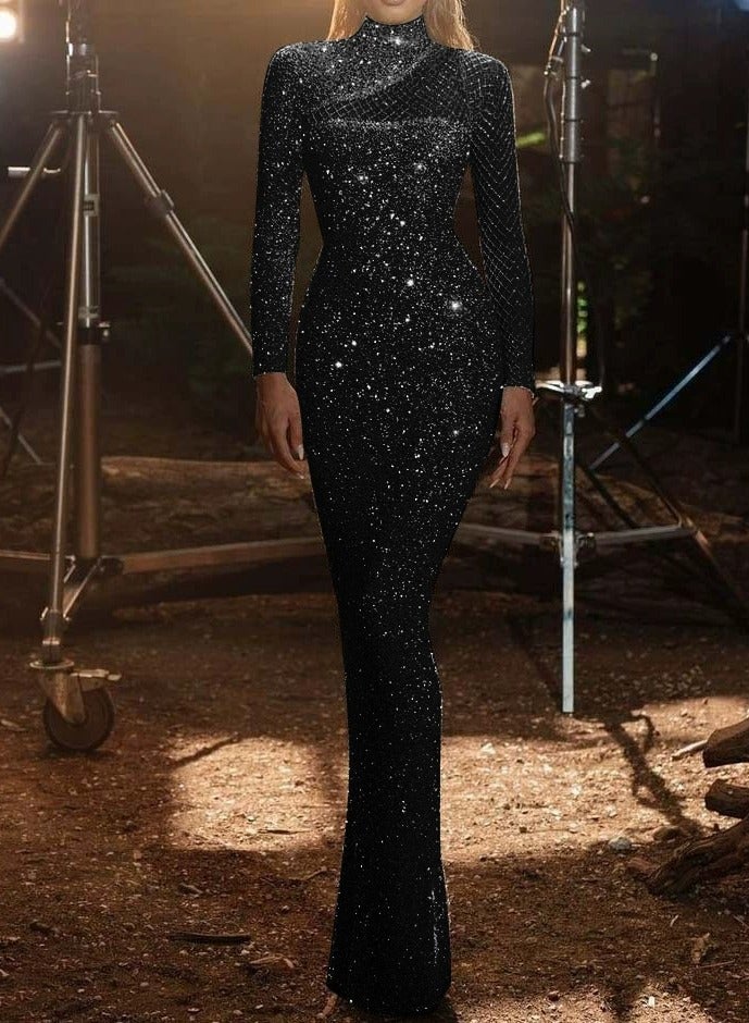 general فستان بدون أكتاف مع ياقة دائرية وتصميم ضيق، مزين بخيوط لامعة. - Image 2