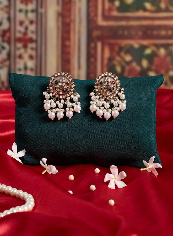 Zaveri Pearls أقراط متدلية من اللؤلؤ متعدد الألوان مرصعة بأحجار مطلية بطلاء عتيق للنساء من زافيري بيرلز - ZPFK21839 - Image 2